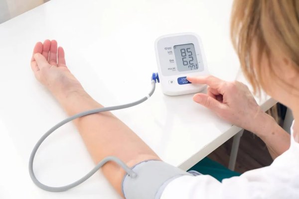 股民之家 春雨好医生丨身体异常就乱改药量？ 让春雨医生帮你好好纠正