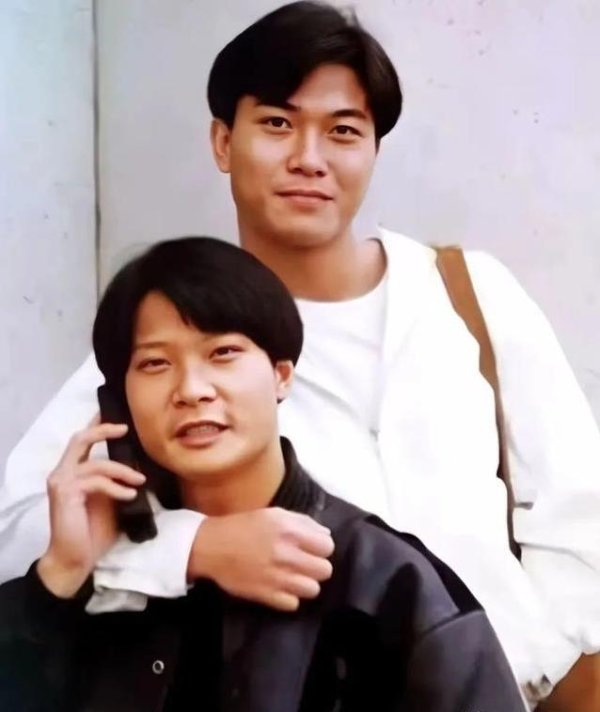 好股盛 钱氏兄弟闯影坛，台前幕后两开花，亲情事业双丰收？