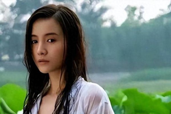 美美配资 44岁的宋佳凭什么提名金鸡奖？